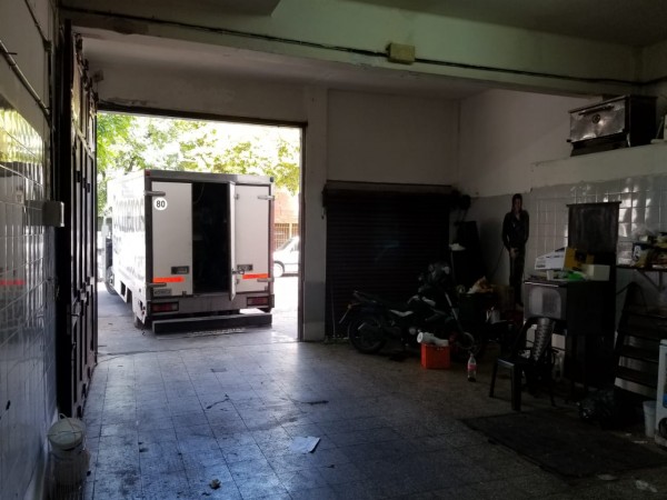 Venta Galpón con entrada de camión y sótano muy buen estado - Boedo