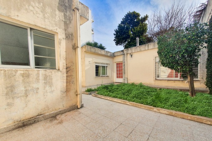 Venta PH de 3 1/2 ambientes entrada independiente y patio a reciclar NUEVO PRECIO - Villa Lugano