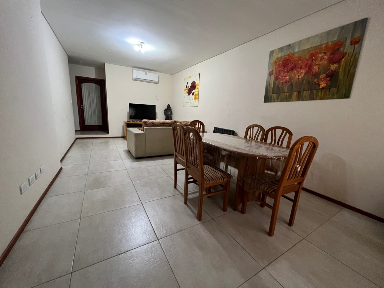 Venta Casa de 4 ambientes con parque, pileta, quincho y garage - Villa Lugano