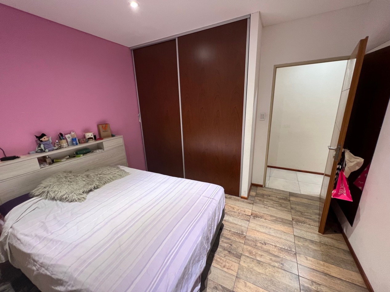 Venta Casa de 4 ambientes con parque, pileta, quincho y garage - Villa Lugano