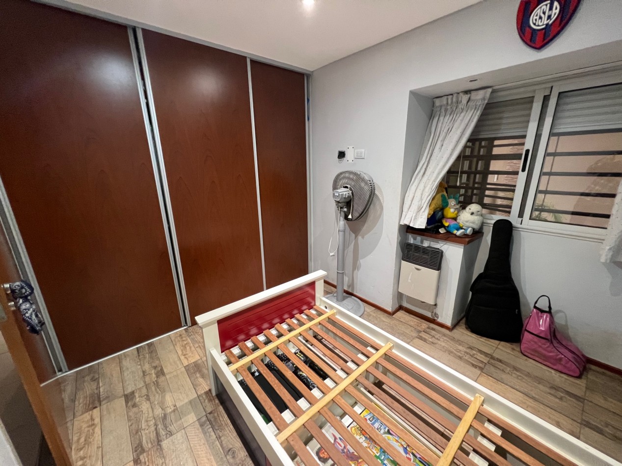 Venta Casa de 4 ambientes con parque, pileta, quincho y garage - Villa Lugano