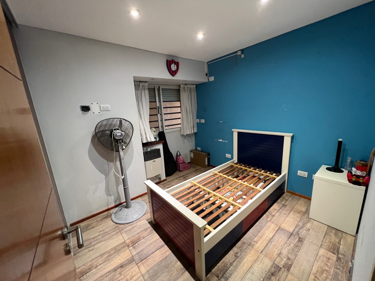 Venta Casa de 4 ambientes con parque, pileta, quincho y garage - Villa Lugano
