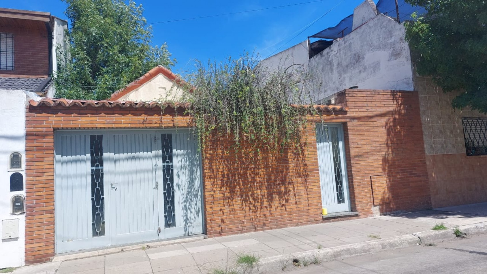 Venta Casa en lote propio de 8.66 x 25 para reciclar - Parque Avellaneda