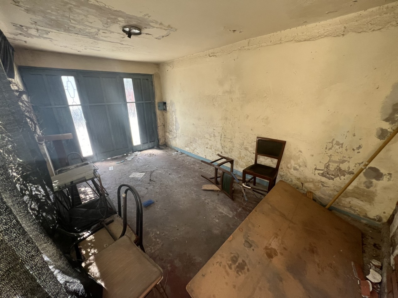 Venta Casa en lote propio de 8.66 x 25 para reciclar - Parque Avellaneda