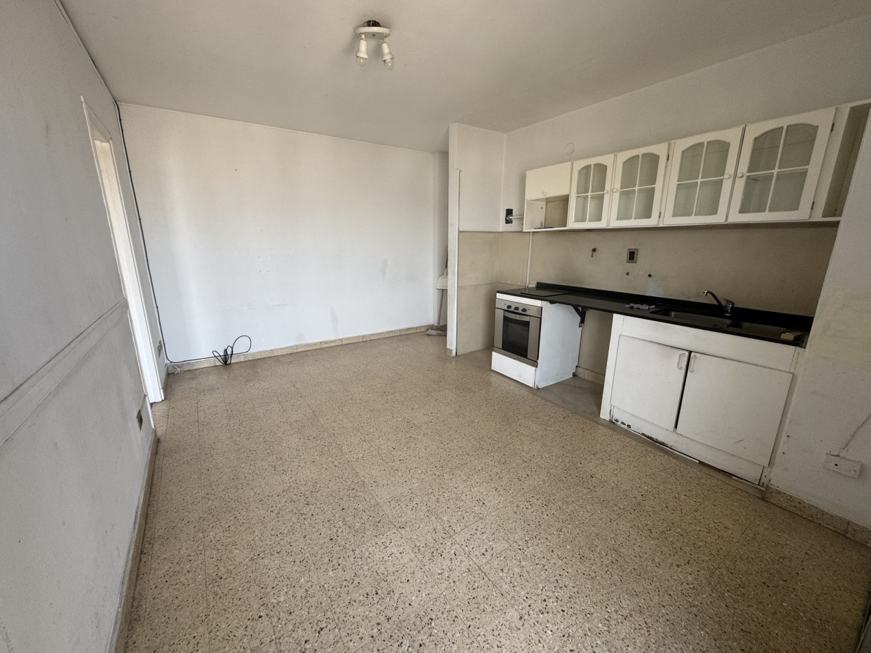 Venta departamento 4 ambientes muy luminoso apto credito - Parque Patricios