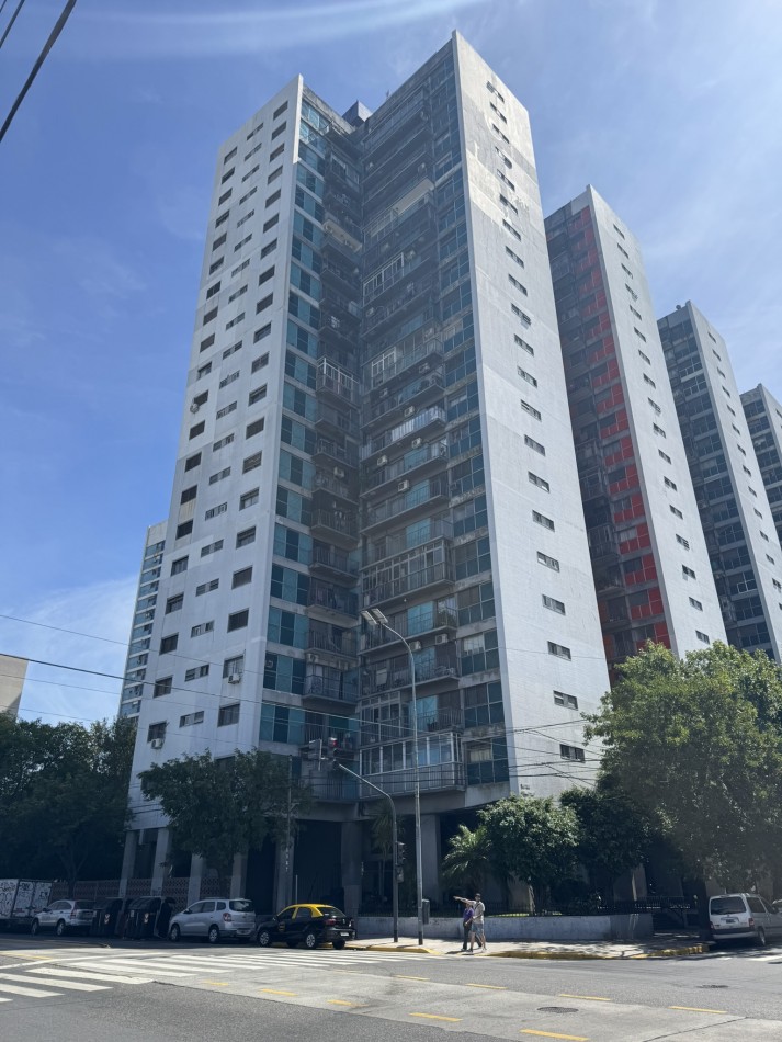 Venta departamento 4 ambientes muy luminoso apto credito - Parque Patricios