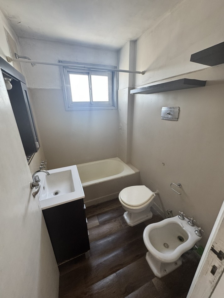 Venta departamento 4 ambientes muy luminoso apto credito - Parque Patricios