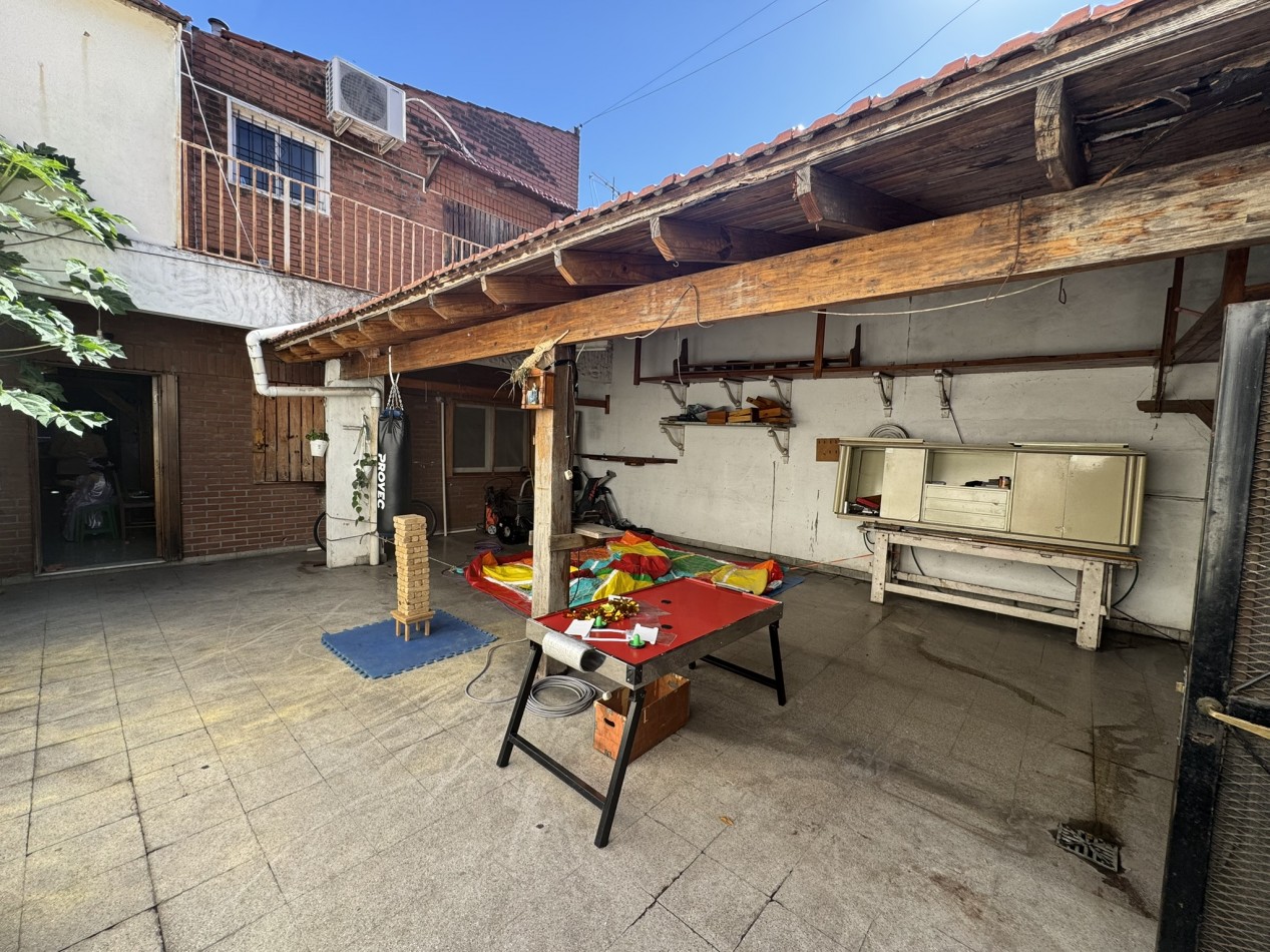 Venta Casa multifamiliar 2 viviendas - Parque Avellaneda