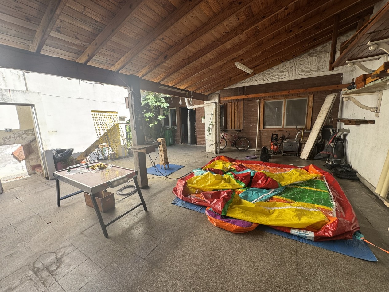 Venta Casa multifamiliar 2 viviendas - Parque Avellaneda