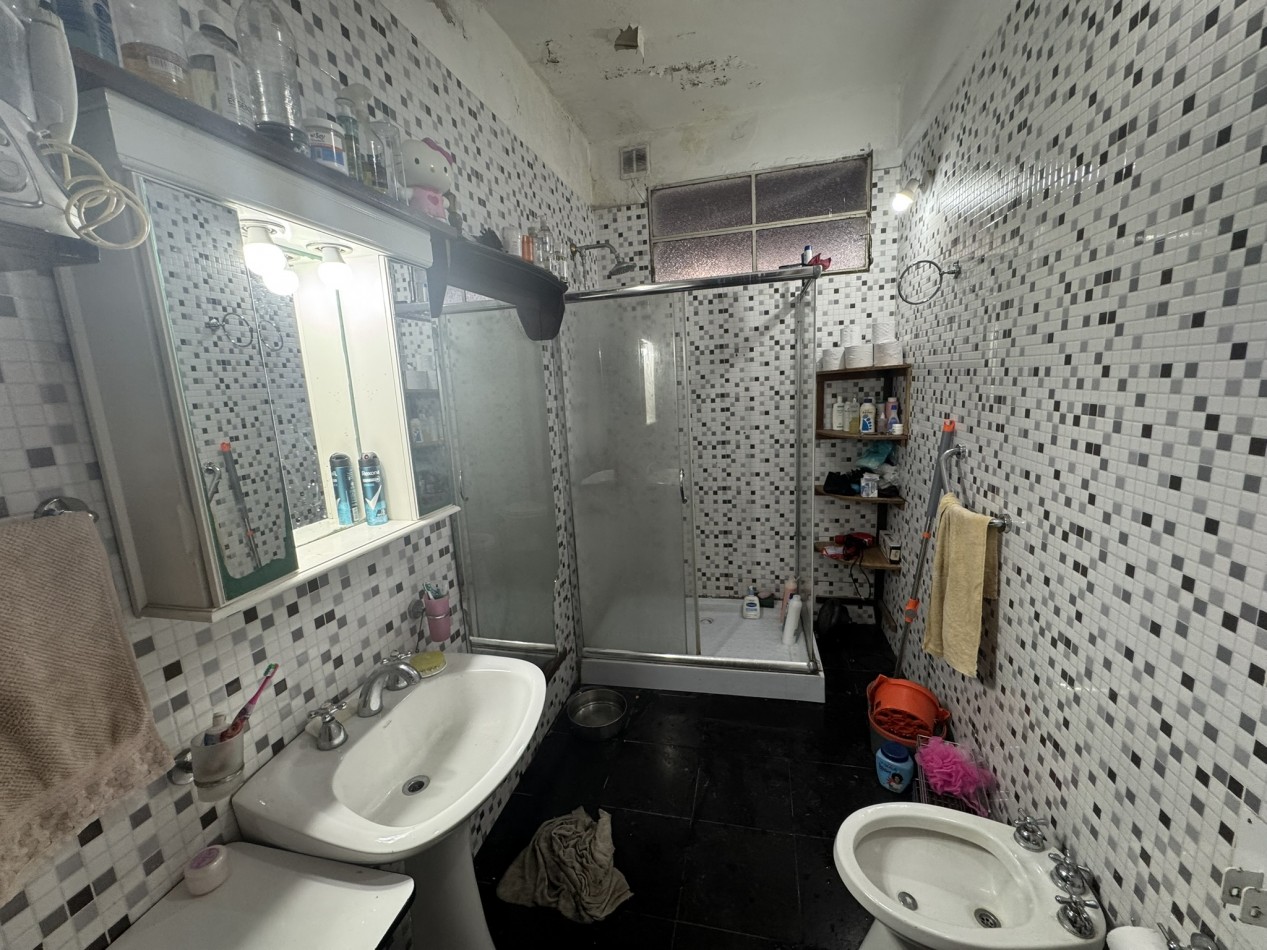 Venta Casa multifamiliar 2 viviendas - Parque Avellaneda