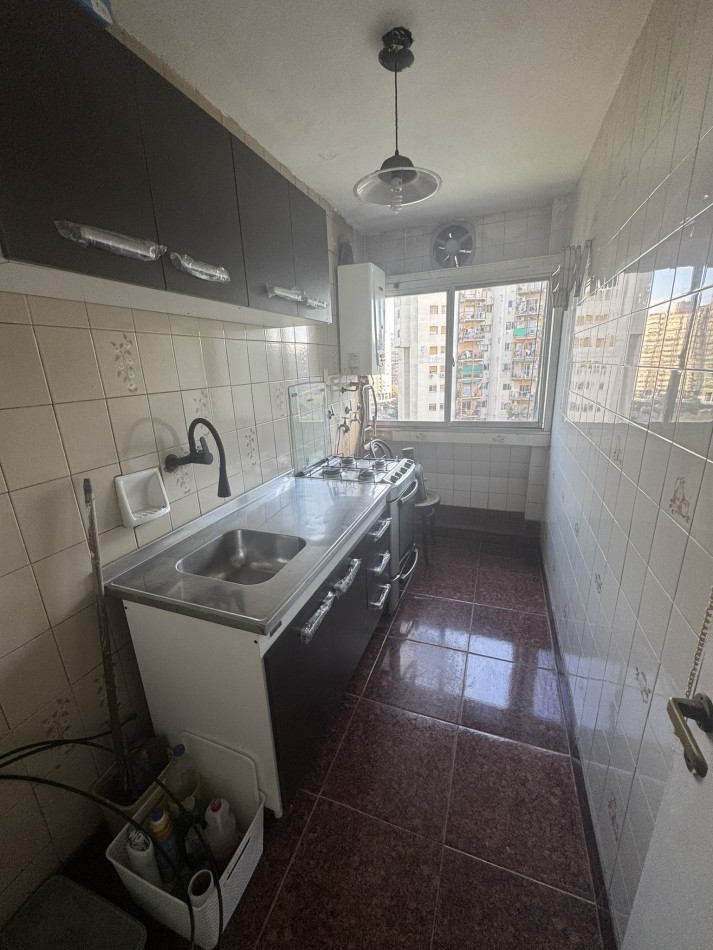 Venta Departamento 3 ambientes reciclado lindo - Lugano IyII Edificio 61