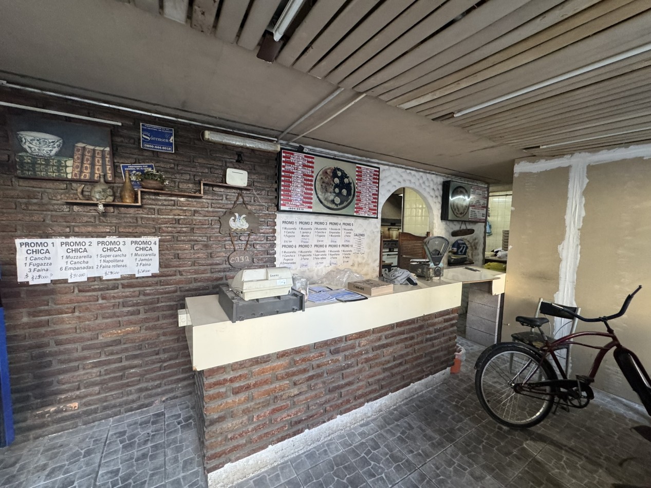 Venta 3 locales en block 100 m2 sobre Av. Soldado de la Frontera - Lugano IyII Edif 24