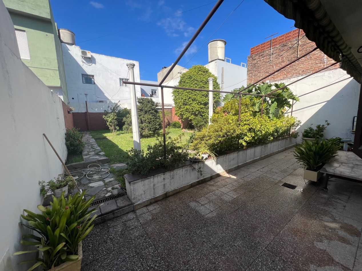 Venta Casa lote propio 8.66x30.49 2 dormitorios y fondo libre APTO CREDITO - Villa Lugano