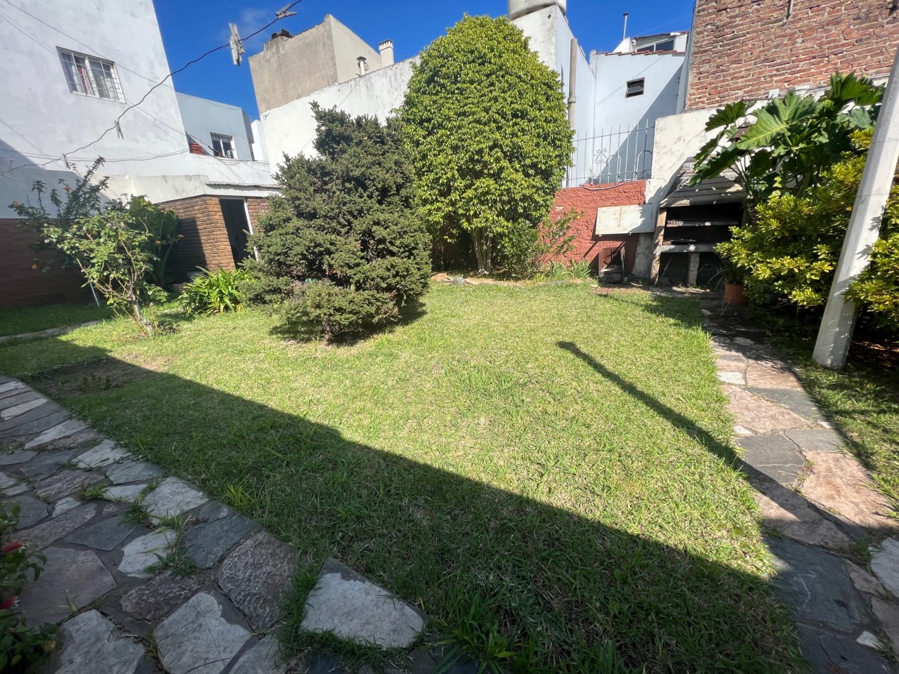 Venta Casa lote propio 8.66x30.49 2 dormitorios y fondo libre APTO CREDITO - Villa Lugano