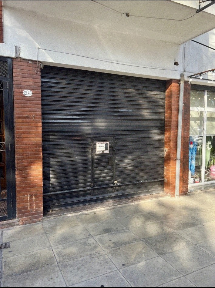 Venta local sobre avenida en zona comercial - Parque Avellaneda