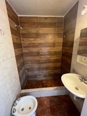 Alquiler Departamento 3 ambientes muy bueno - Lugano IyII Edificio 145
