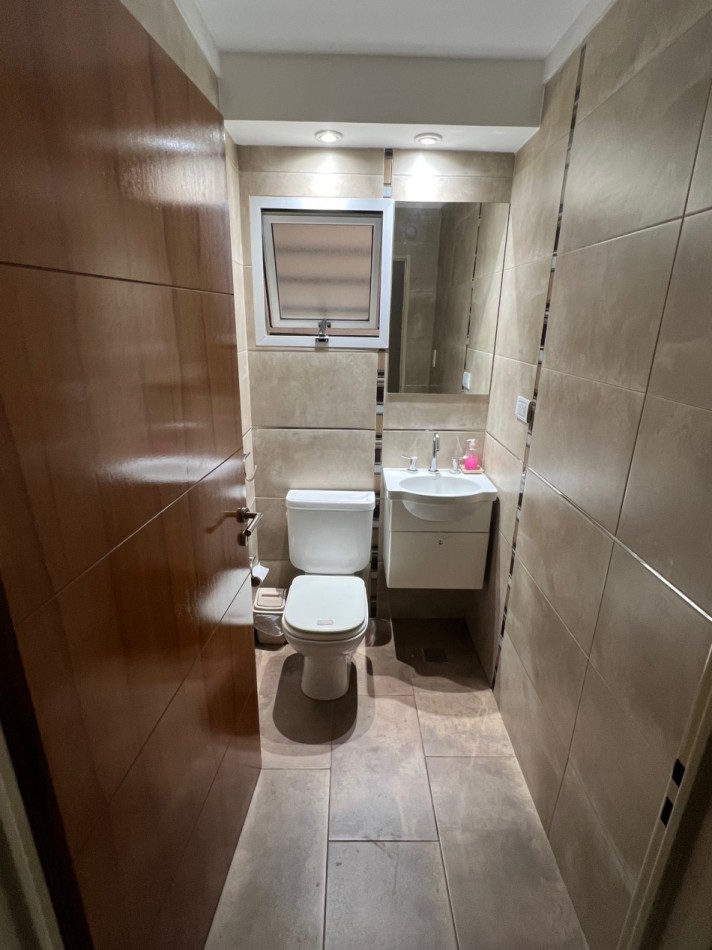 Venta Casa de 4 ambientes con parque, pileta, quincho y garage - Villa Lugano