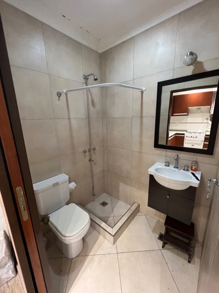 Venta Casa de 4 ambientes con parque, pileta, quincho y garage - Villa Lugano