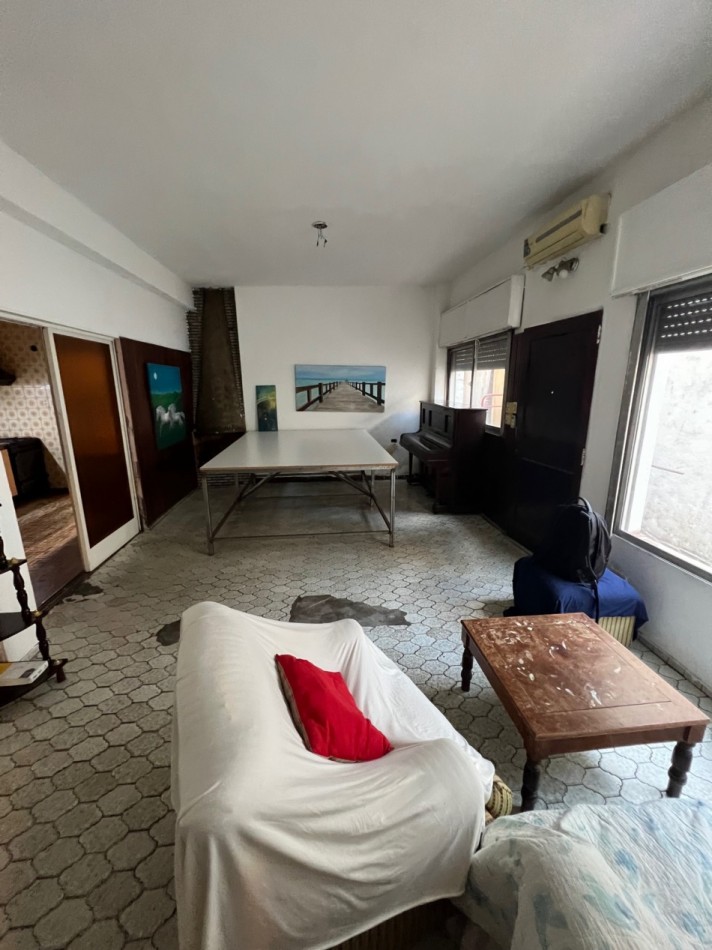 Venta Casa RETASADA con local y galpon a refaccionar  IDEAL VIVIR Y TRABAJAR - Villa Lugano 