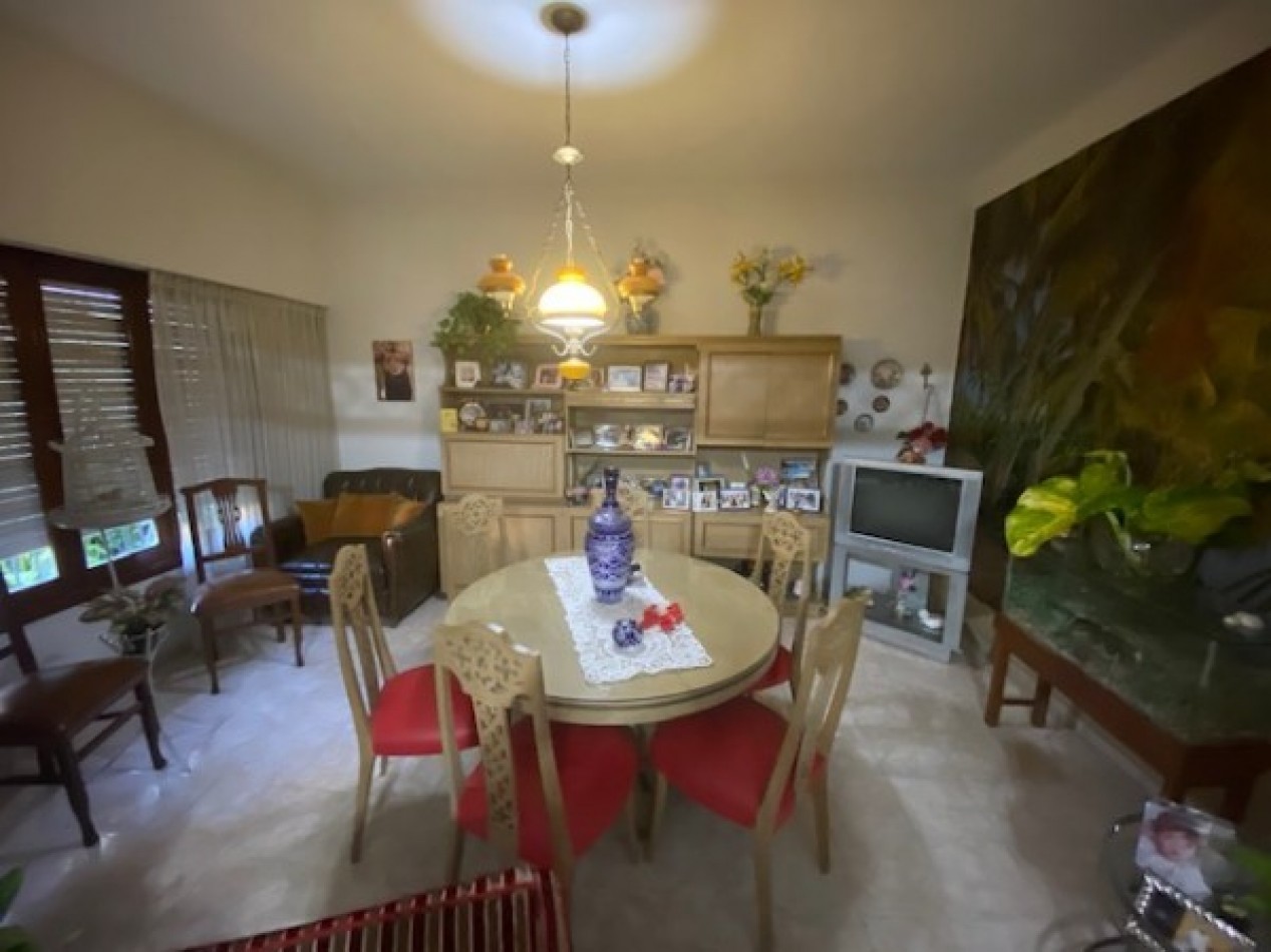 Venta Casa 3 amb 2 dormitorios en lote 10x40 con fondo parquizado y quincho  - Villa Lugano