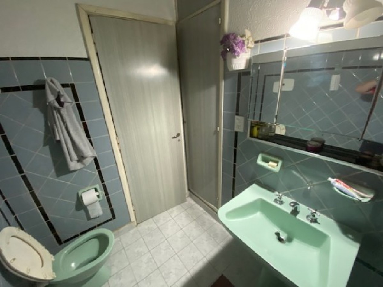 Venta Casa 3 amb 2 dormitorios en lote 10x40 con fondo parquizado y quincho  - Villa Lugano