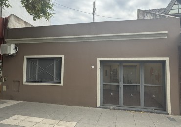 Venta Casa 4 ambientes con garage y patio en lote 8,64x19,63  - Mataderos