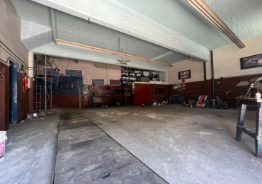 Venta Galpon 110m2 ex taller - Parque Avellaneda